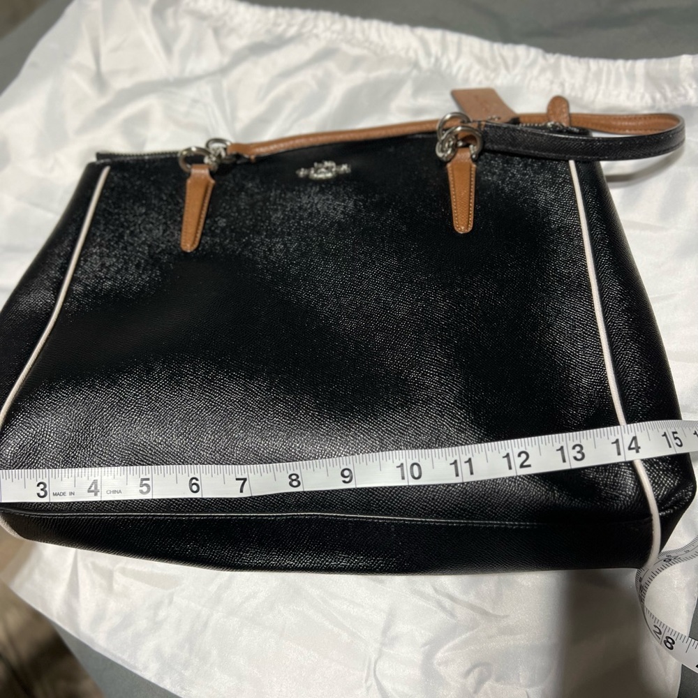 🖤Beautiful Coach Handbag🖤 - Picture 6 of 7